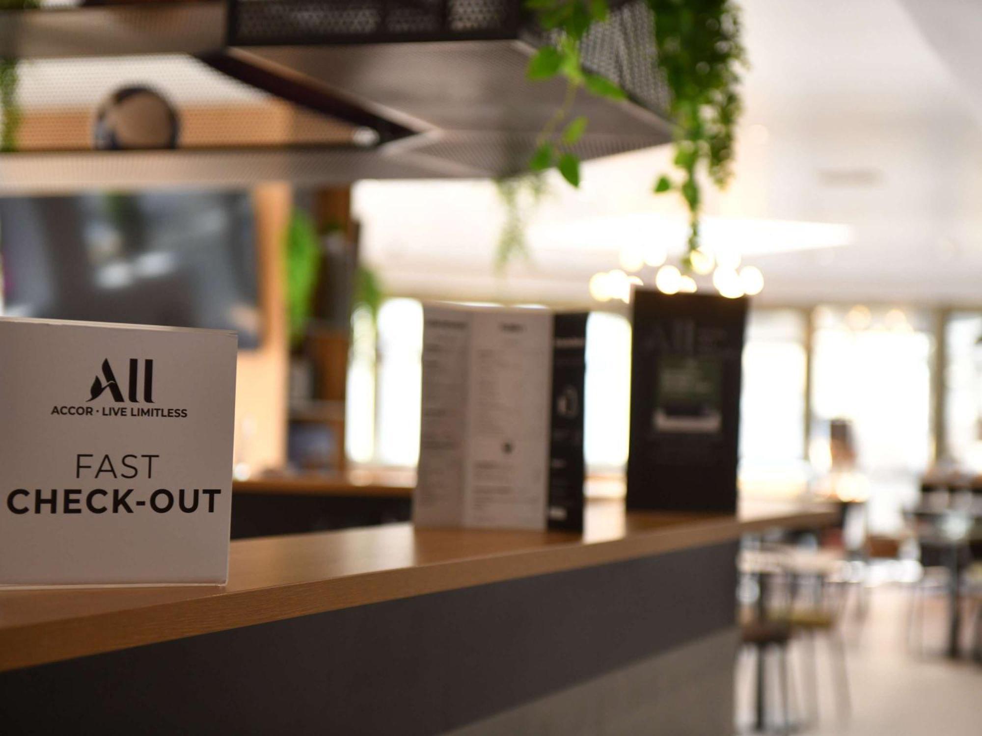 Ibis Châteauroux Eksteriør billede